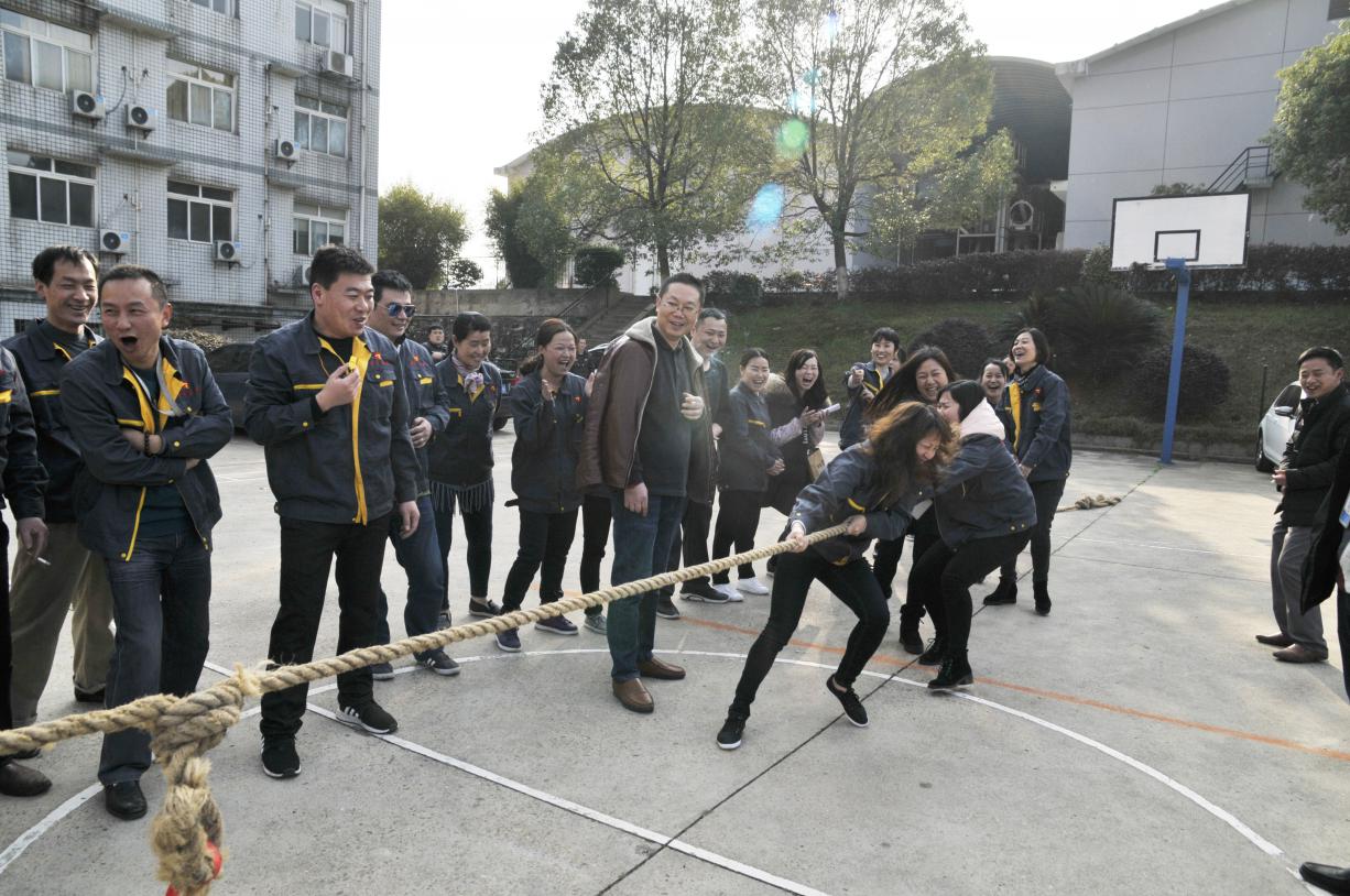 “三八”婦女節(jié)拔河比賽——聚寶“半邊天”展風(fēng)采