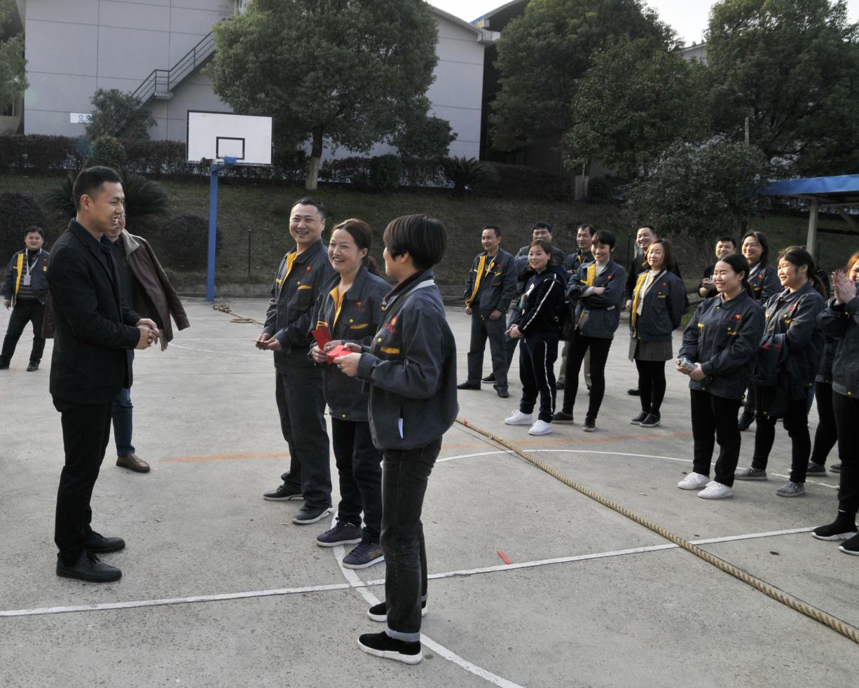 “三八”婦女節(jié)拔河比賽——聚寶“半邊天”展風(fēng)采